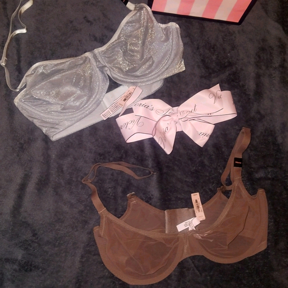 2X Victoria's Secret Bras 34DDD